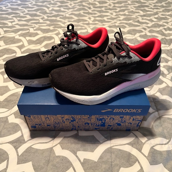 Brooks Shoes - Brooks Ghost 16, women’s, size 11.5